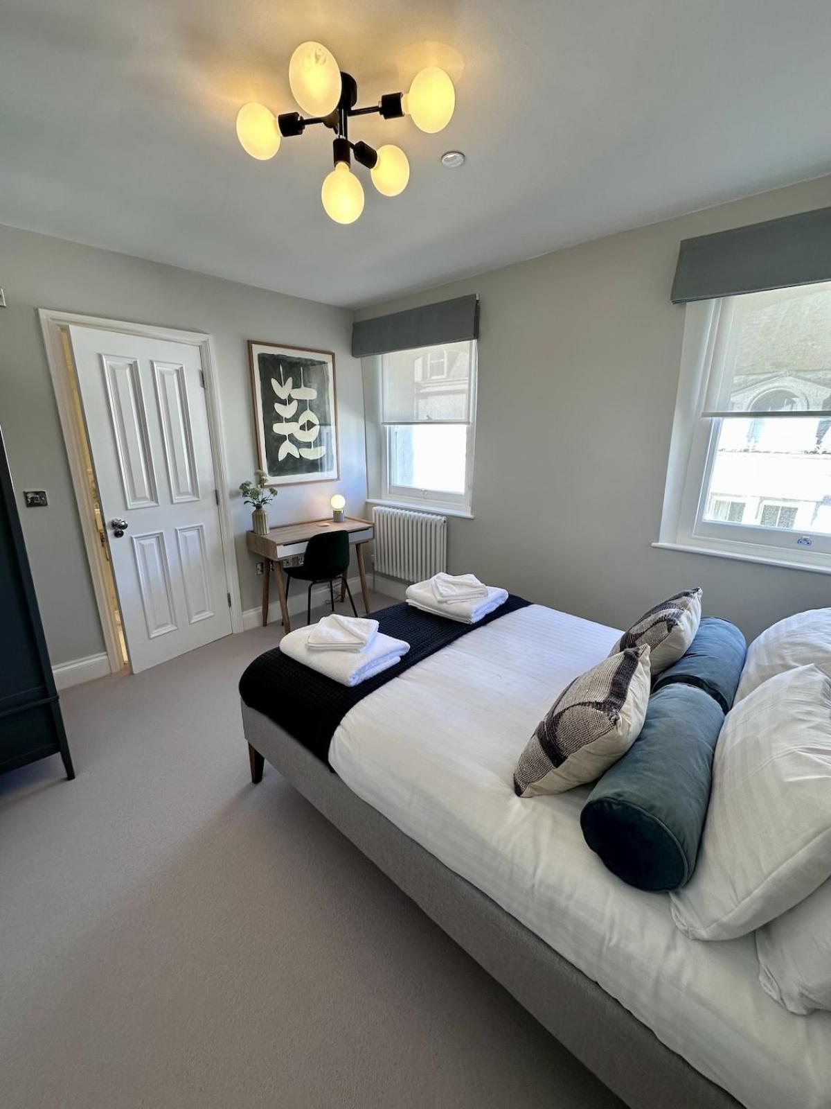 Edenhurst By Pureserviced Holiday home